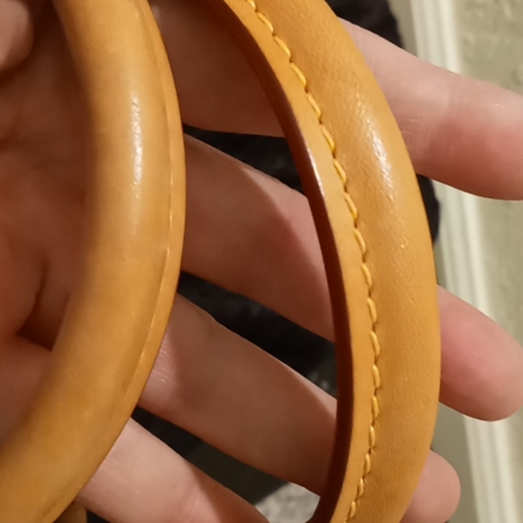 😍The 1ST Of LV Collection😍 - Picture 5 of 16